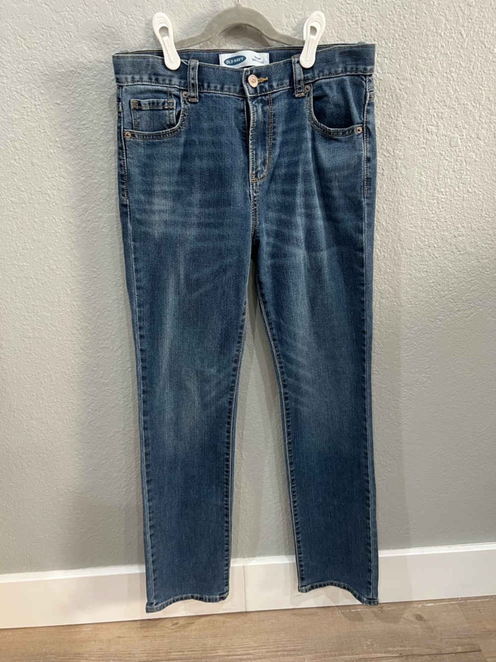 Old Navy Kids Straight-Leg Jeans in Medium Blue Wash
